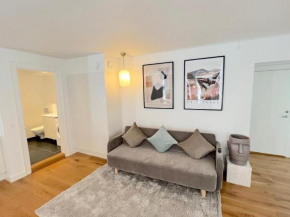 Amazing Flats Near Tivoli Gardens & Copenhagen City Hall Square, Copenhagen